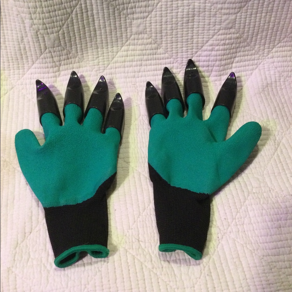 WITCH ? GLOVES